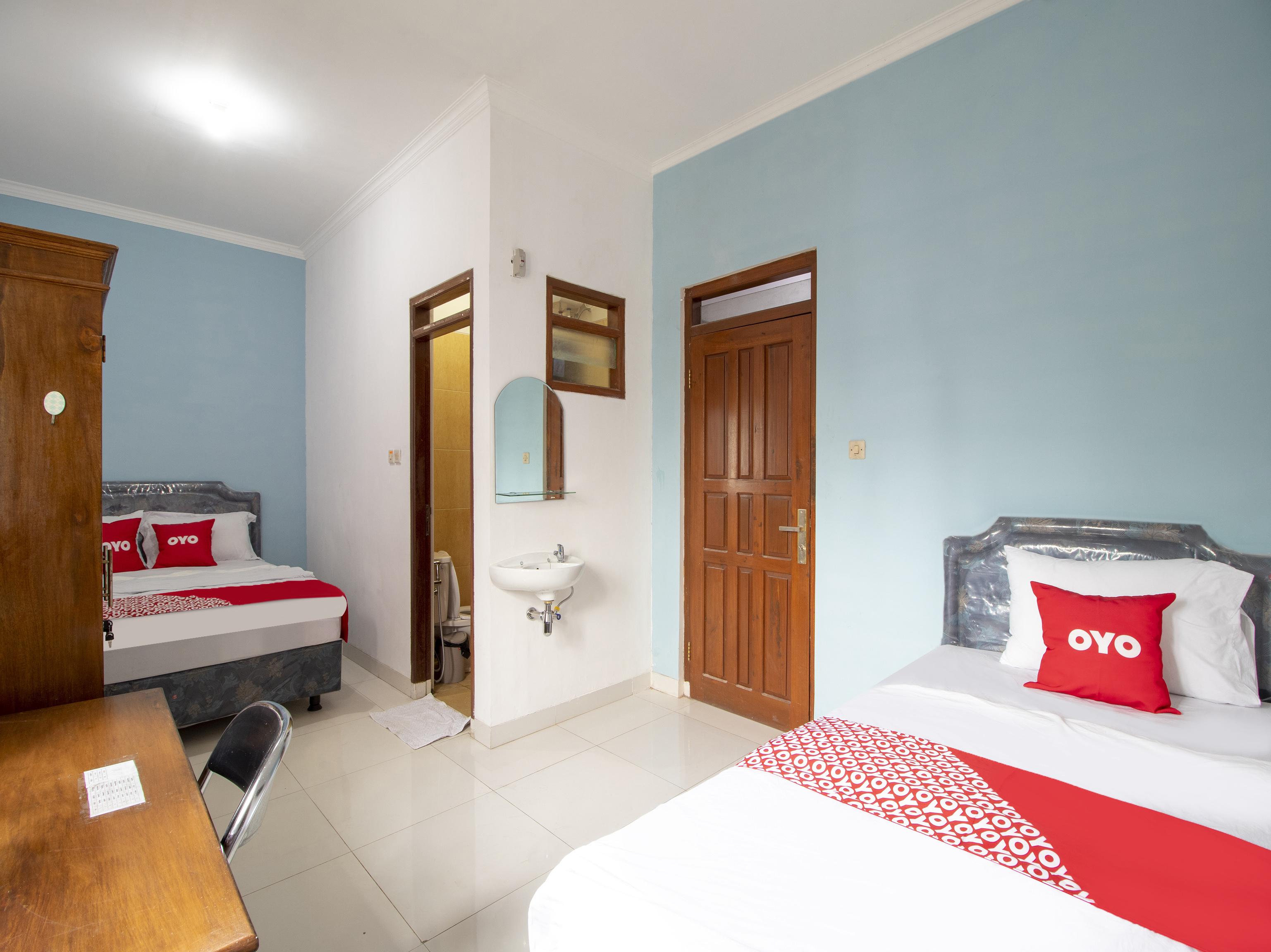 Oyo 3908 Fenway Kostel Hotel Bandung Exterior photo